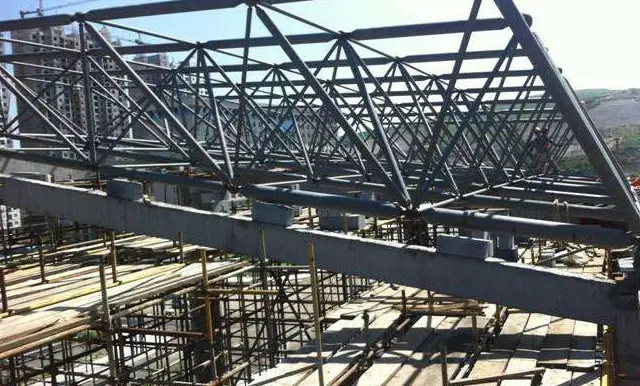 宜兴螺栓球网架定制